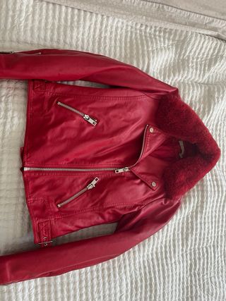 Cazadora Piel Roja con Cuello Pelo Extraíble