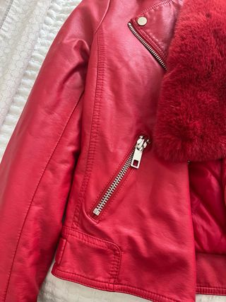Cazadora Piel Roja con Cuello Pelo Extraíble