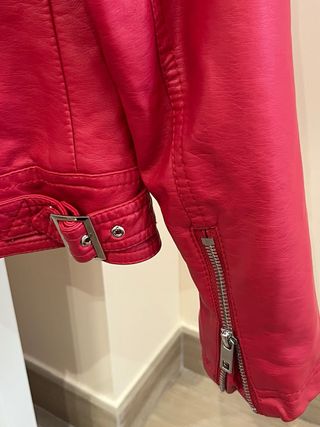 Cazadora Piel Roja con Cuello Pelo Extraíble