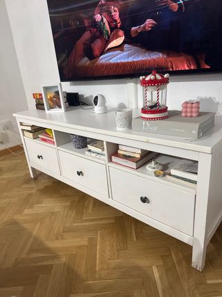 Mueble tb ikea y mesa centro