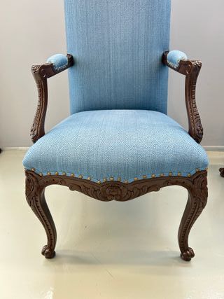 Sillas cabecera estilo Luis XV tapizadas azul