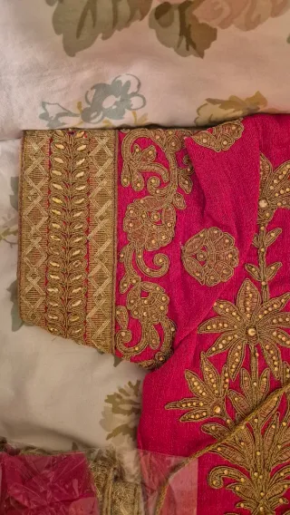 Vestido Lehenga Rosa y Dorado