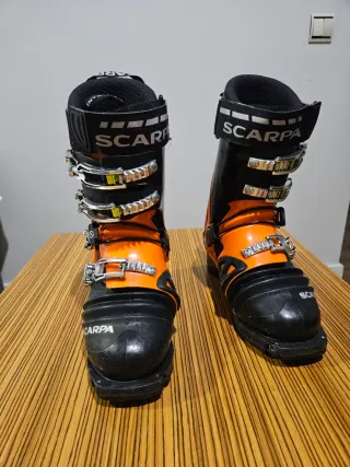 Esquís Backcountry/Telemark + Fijaciones + botas