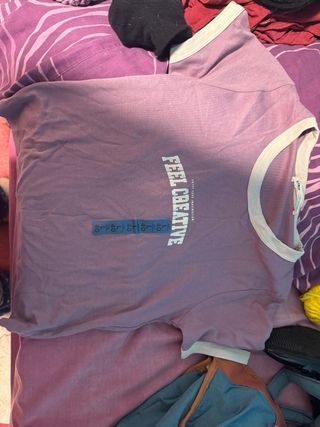 Camiseta corta morada Feel Creative