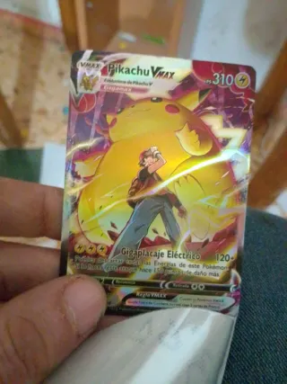 Carta Pokémon Pikachu VMAX Gigamax