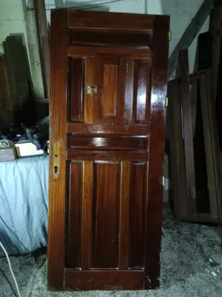 Puerta antigua madera maciza cuarterones