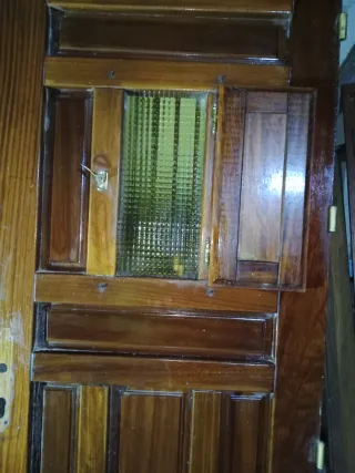 Puerta antigua madera maciza cuarterones