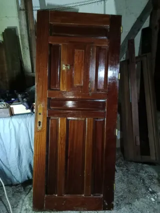 Puerta antigua madera maciza cuarterones