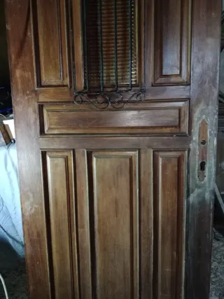 Puerta antigua madera maciza cuarterones