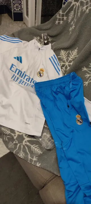 Chándal Real Madrid Adidas Blanco y Azul 2026