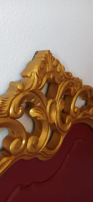 Cabecero y Mesitas Noche Rojo/Dorado