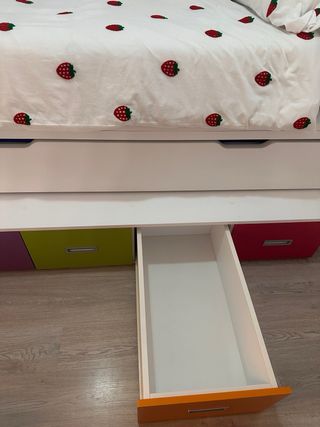 Cama nido con cajones y cama supletoria.