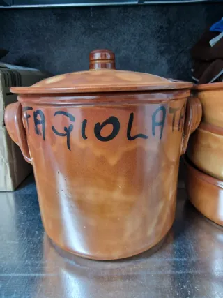 Set 4 ciotole e pentola terracotta