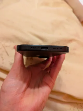 Confezione iPhone 15 originale Apple