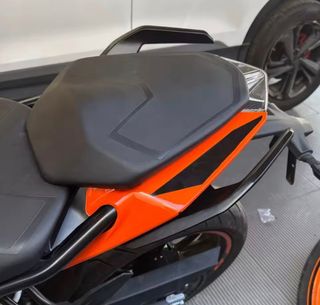 Empuñaduras traseras moto Duke sin estrenar