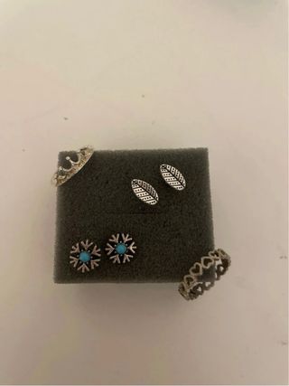 Set Anillos y Pendientes Plateados