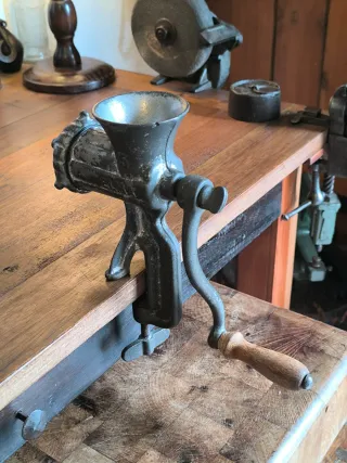 Antigua picadora de carne Elma 5