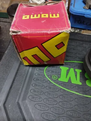 Piña Momo Peugeot 206