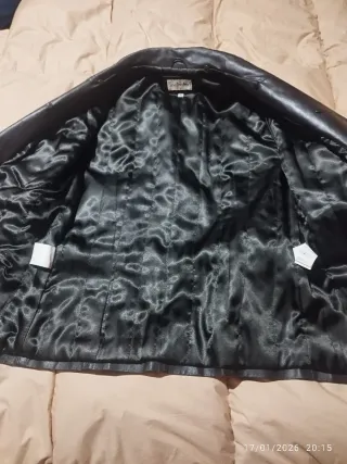 CHAQUETA PIEL NEGRA Mujer