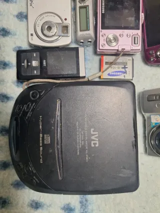 Cargador Universal MP3 JVC + 2 Cámaras