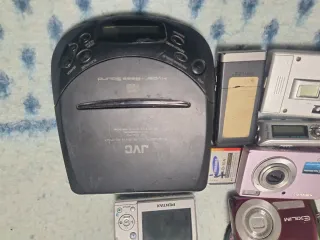 Cargador Universal MP3 JVC + 2 Cámaras