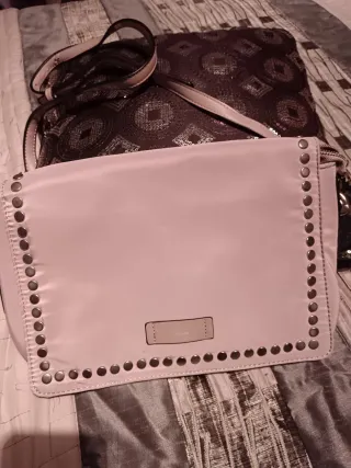 Bolso Parfois rosa tachuelas