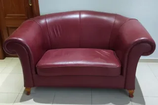 Sofá de 2 plazas en piel burdeos