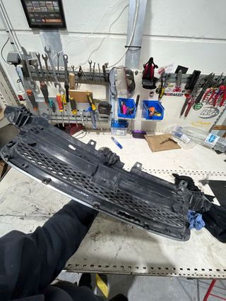 Parilla Delantera Chevrolet Aveo Sedan