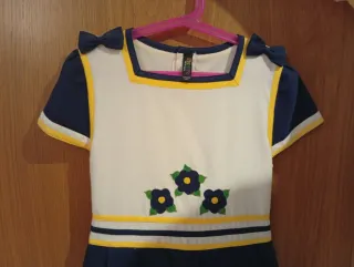 Vestido niña azul y blanco Tizzas - Corte Inglés.