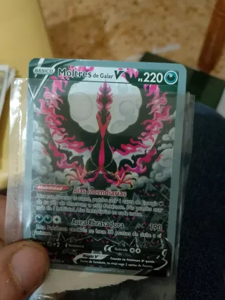 Moltres de Galar V PS 220 Carta Pokémon