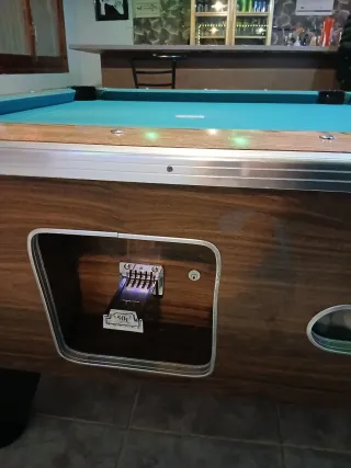 Mesa de billar con monedero 1€