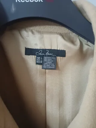 Abrigo de paño beige