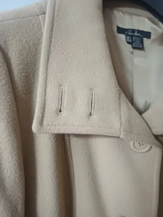 Abrigo de paño beige