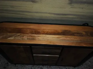 Aparador Madera y Metal Negro