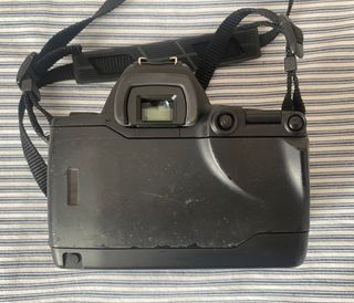 Cámara CONTAX NX + Objetivo Vario-Sonnar 28-80 mm