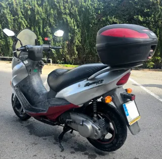 Suzuki Epicuro 150cc Maxiscooter