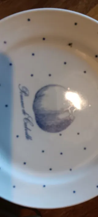 Juego de 7 platos de porcelana. Todos