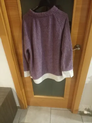 Blusa Morada con Detalles Perla y Cinta