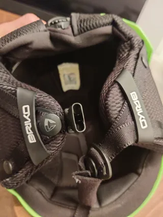 Casco de esquí verde