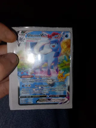 Carta Pokémon Glaceon VMAX 209/203