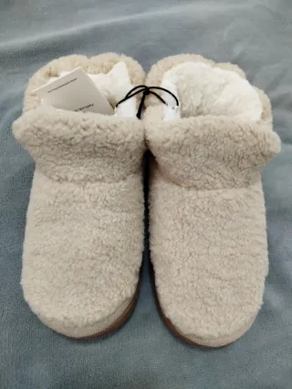 Zapatillas de estar por casa de borrego beige