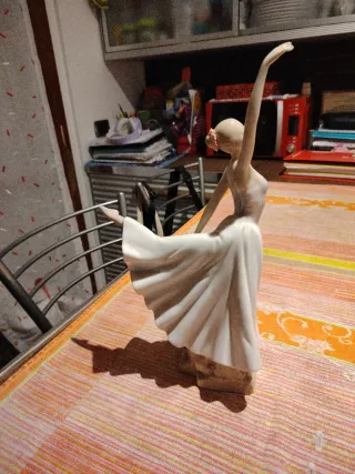 ballerina in ceramica