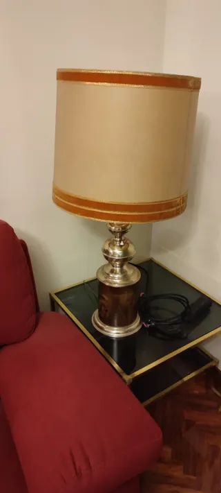 Lámpara de mesa metal, madera y tela