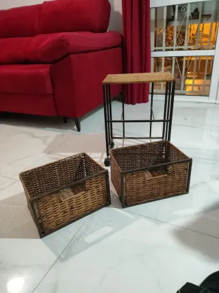 Cajonera de mimbre con ruedas