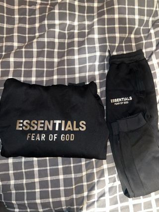 Conjunto ESSENTIALS Negro