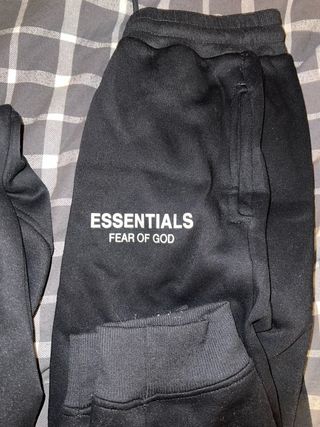 Conjunto ESSENTIALS Negro