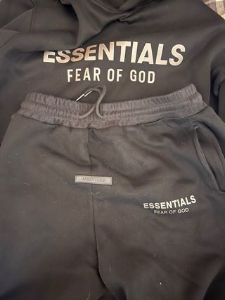 Conjunto ESSENTIALS Negro