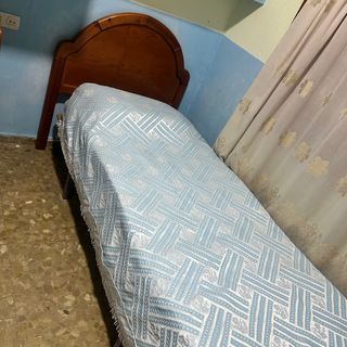 Cabecero, somier, colchón y colcha