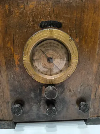 Radio Antigua Capilla Madera Halcon original