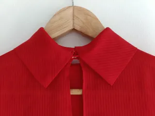 Blusa roja El Corte Inglés semitransparente